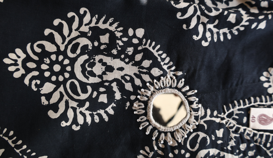 Neeli's classic versatile white paisley jaipur block printed kurti set (K02BP01BL)