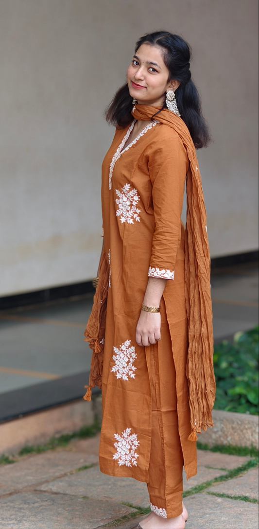 Neeli's ethnic embroidered cotton kurti set with dupatta (K03EB05RB)