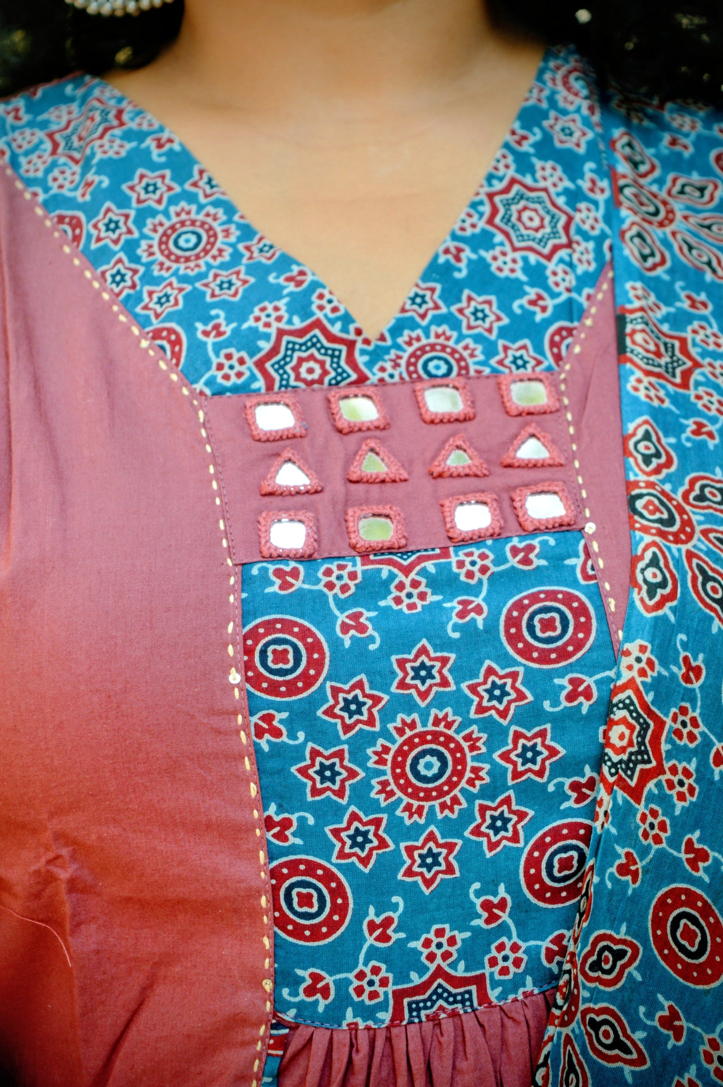 Neelis 's Elegant ajrakh Mauve & Indigo 3-Piece Kurti Set(K03AJ07OP)