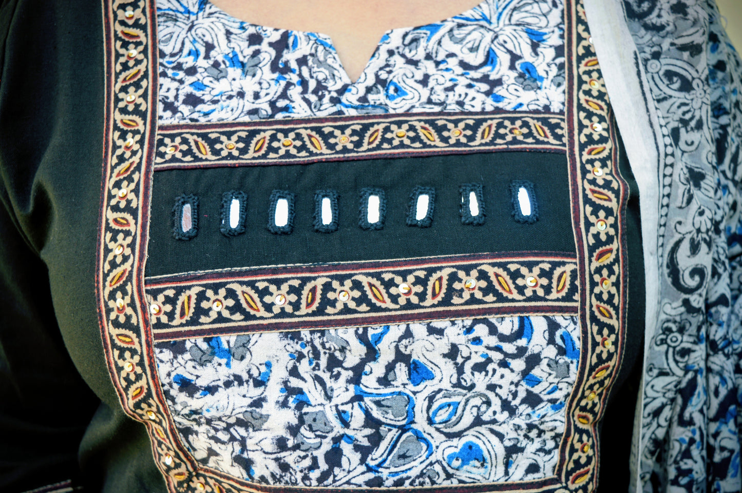 Neeli's Black kutch work kurti set with Kalamkari dupatta(K03BP10MY)