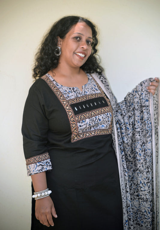 Neeli's Black kutch work kurti set with Kalamkari dupatta(K03BP10MY)