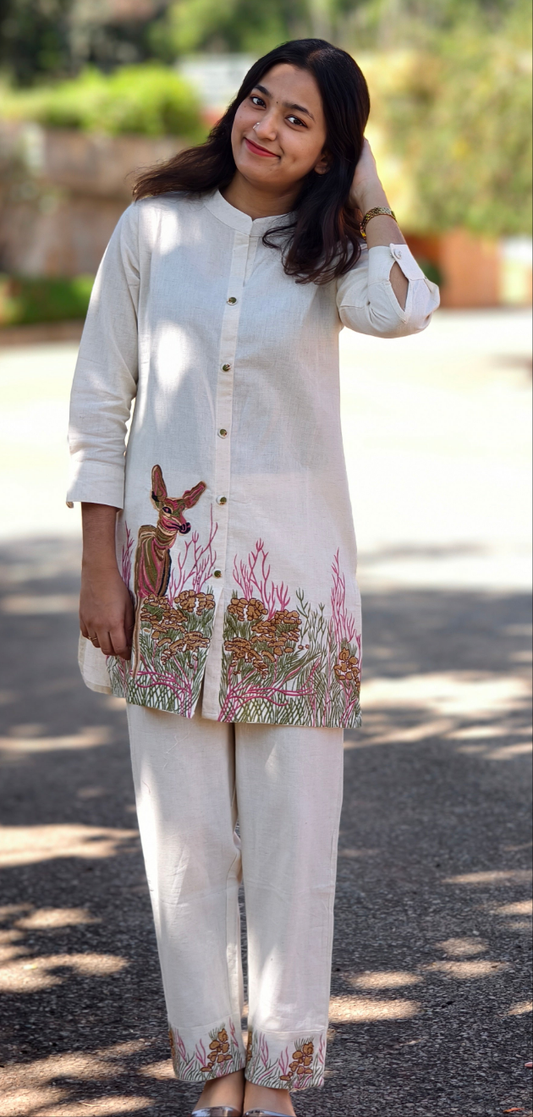 Neeli's off-white khadi cotton embroidered co-ords set (K02EB03OW)