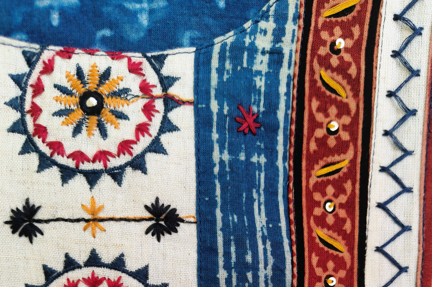 Neeli's handpicked indigo blue traditional kutch and dabu work kurthi set with dupatta (K03AJ05IB)