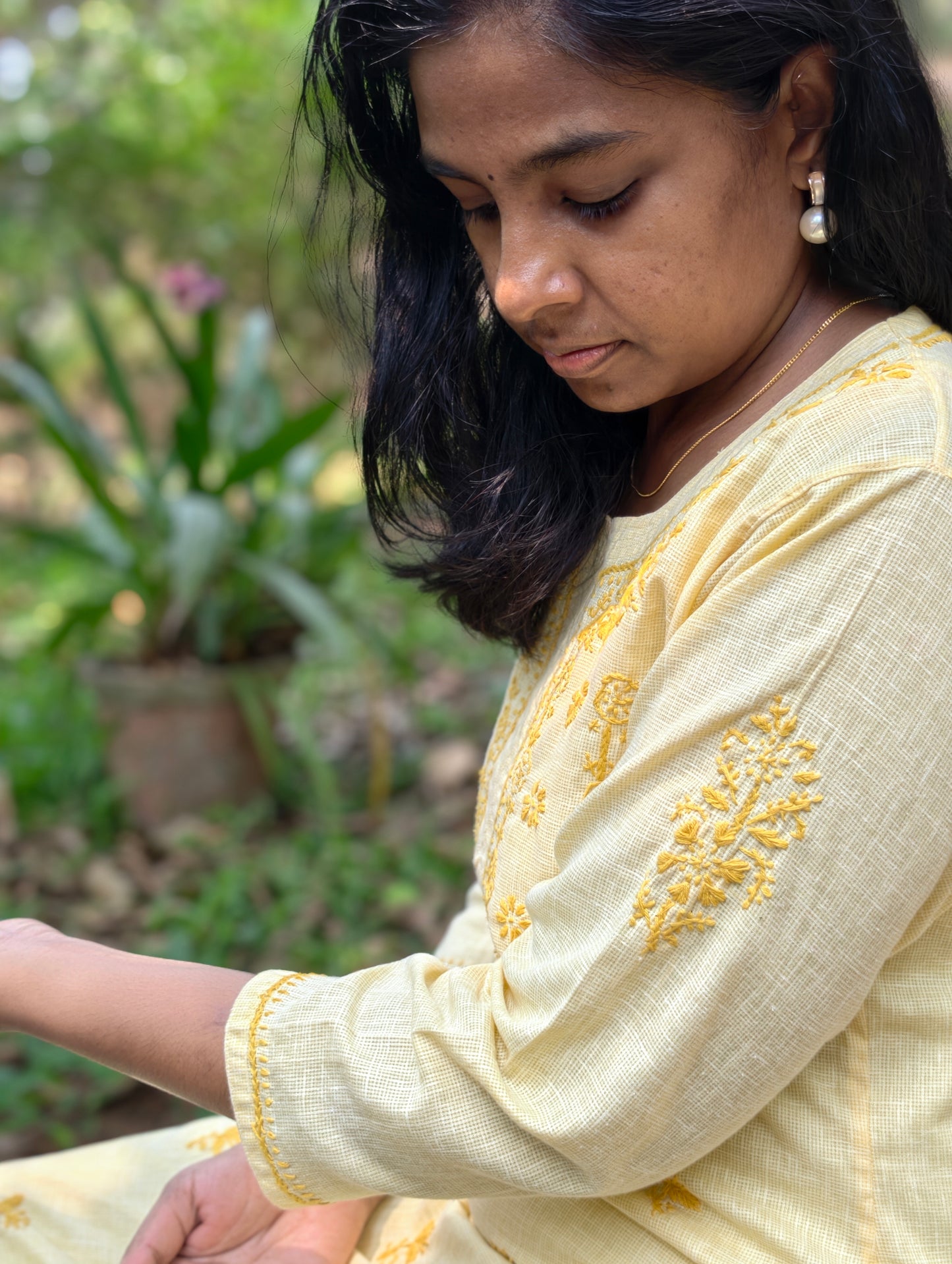 Neeli's Hand Embroidered Lucknowi Chikankari Kota Cotton Straight Kurta (K01CK01BY)