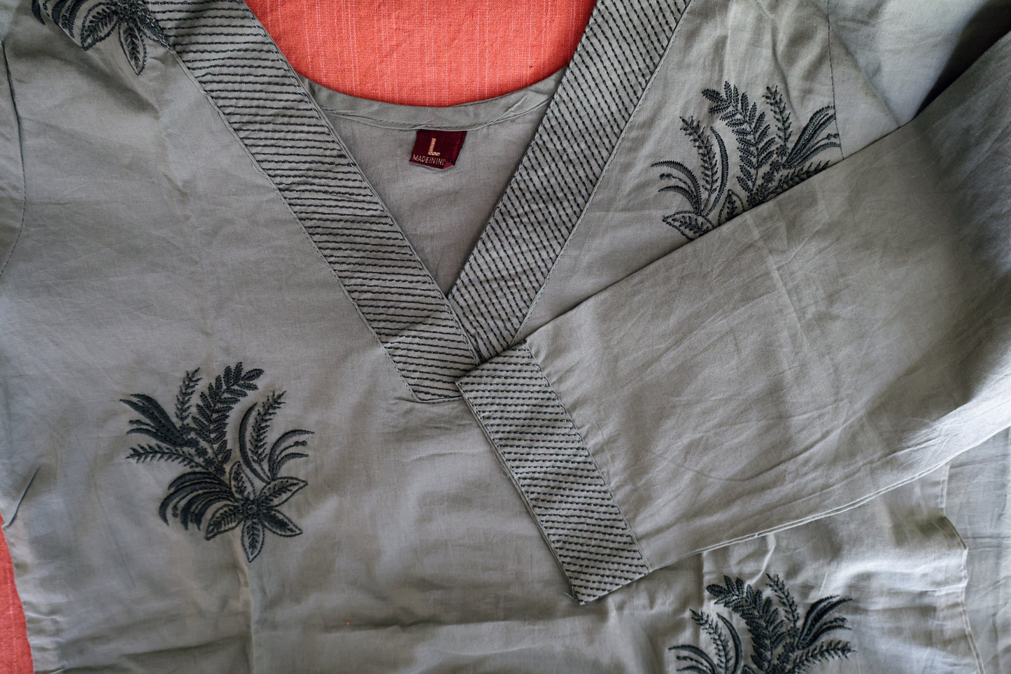 Neeli's earthy olive green embroidered cotton kurti set (K02EB06OG)