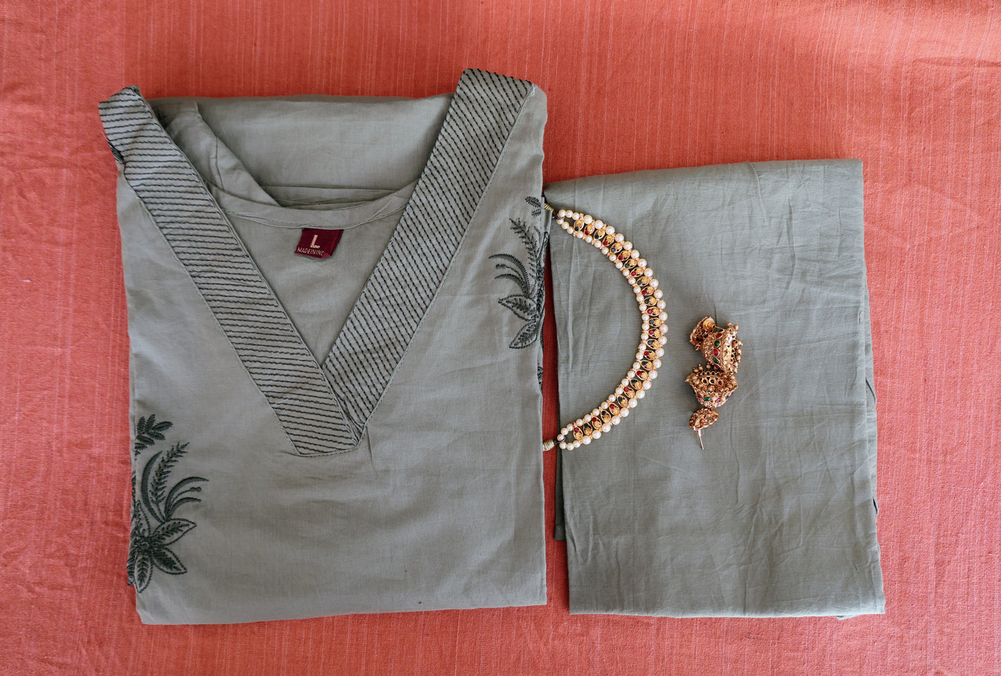 Neeli's earthy olive green embroidered cotton kurti set (K02EB06OG)