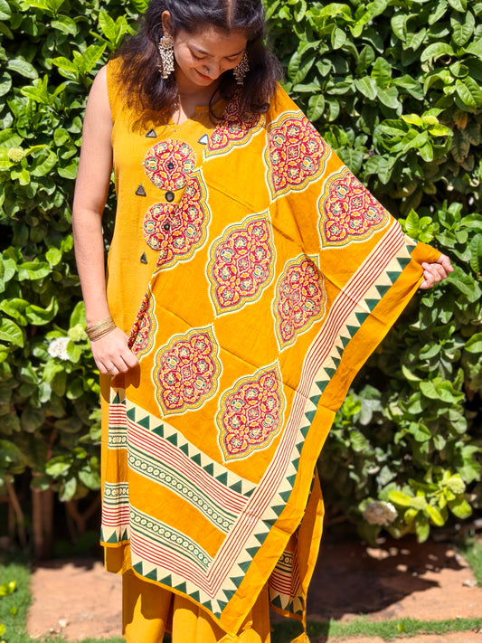 Neeli's decorative ajrakh patchwork solid mustard yellow kurti set with dupatta (K03AJ03MY)